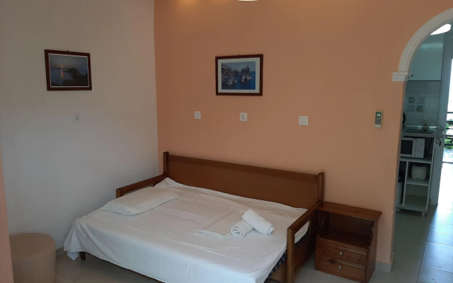 Majestic apartment in Mpenitses with shared pool