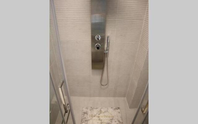 360° View Suites Tan