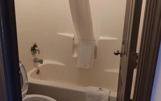 Studio 6 Suites Louisville, KY – Airport/Expo Center