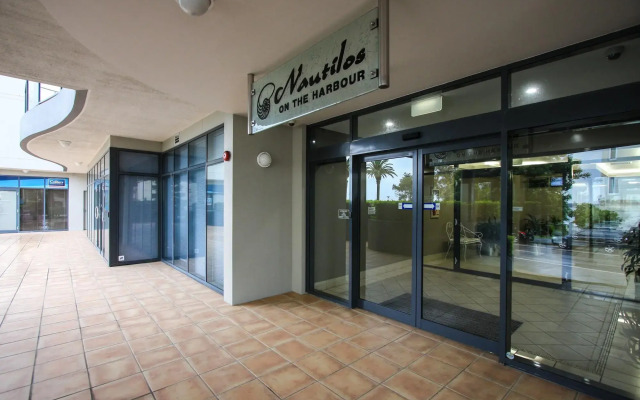 Nautilos Apartments