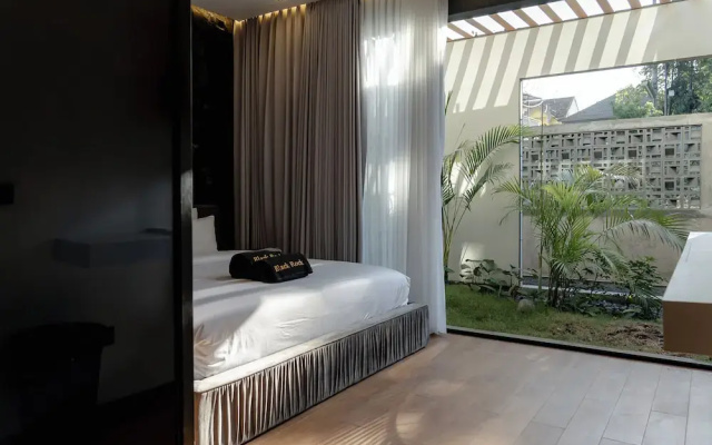 Black Rock Villas