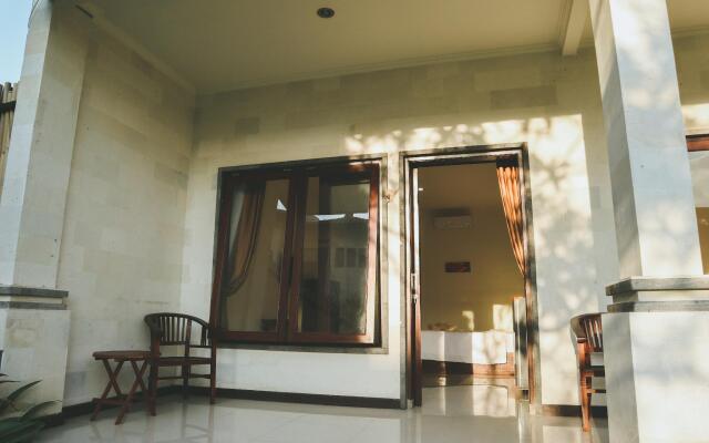 Gria Manik Batubelig Hotel