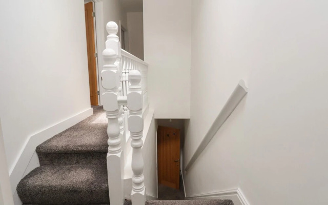 Apartment 4