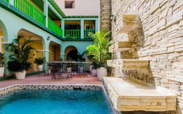 Hotel E La Calesa