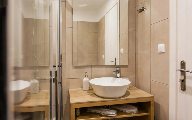 Dynasta Central Suites