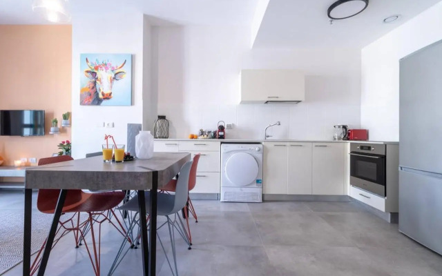 Central and luxurious 1 bdr