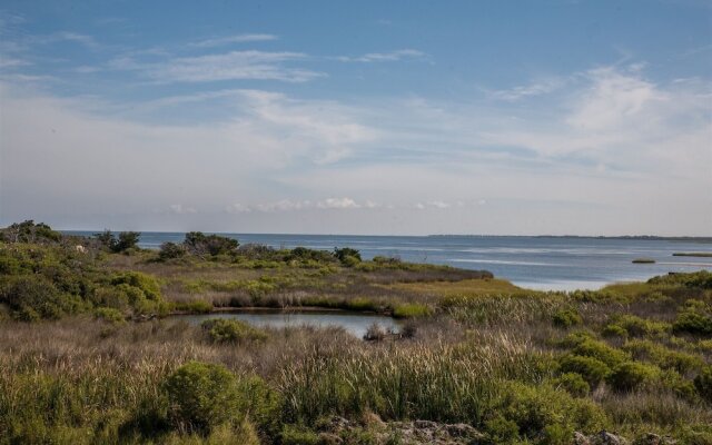 Austin's Pointe 4 Bedroom Cottage by RedAwning