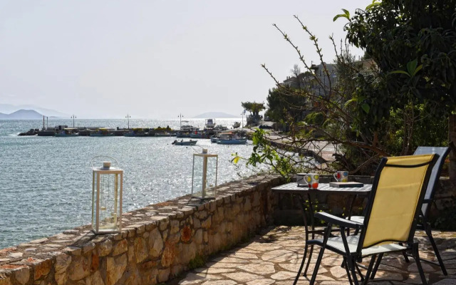 Seafront apartment in Kiveri, near Nafplion.