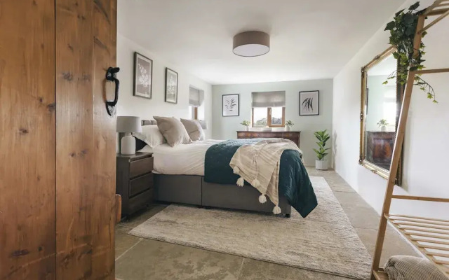 Leavens Farmstead Rural Retreat With Hot Tub