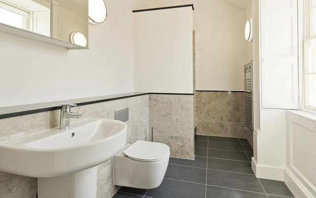 Henrietta Suites City Centre