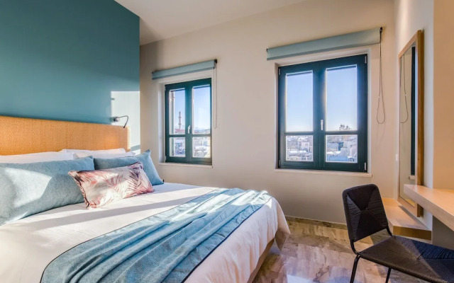 House 8 - Heart of Old Town w Parking