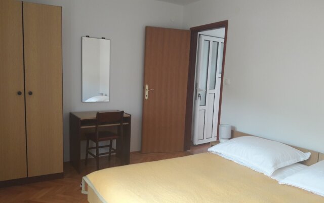 Apartments Metajna X