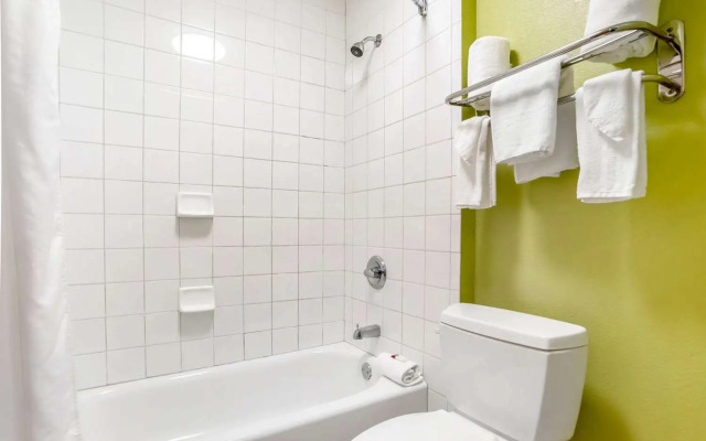 Econo Lodge Moss Point - Pascagoula