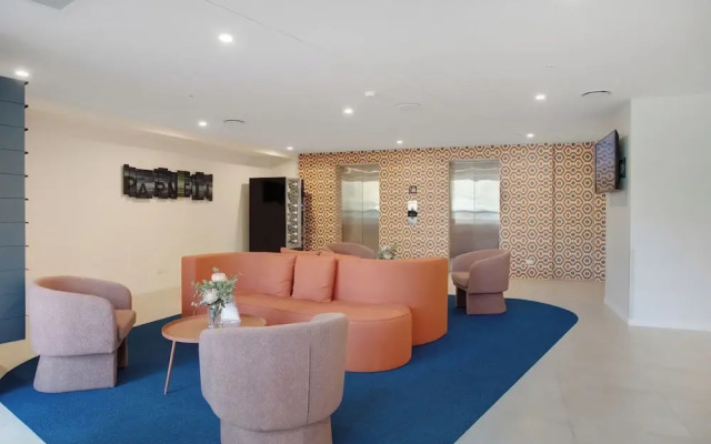Augustus Harmony Apartment with Parking