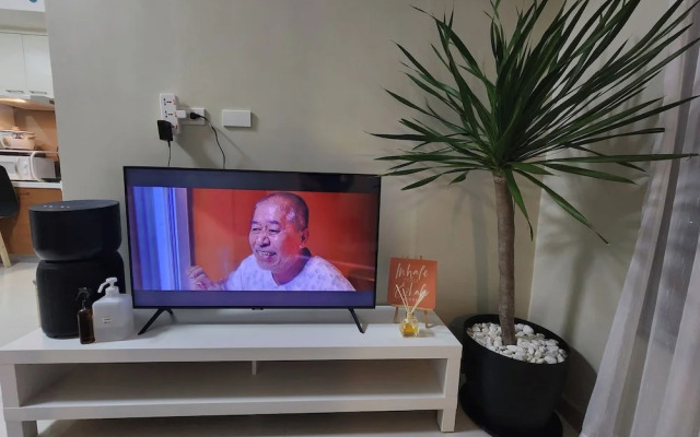 Cozy 1BR Condo in Mandaluyong City With City Skyline View
