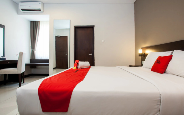 RedDoorz Premium Near Exit Toll Malang