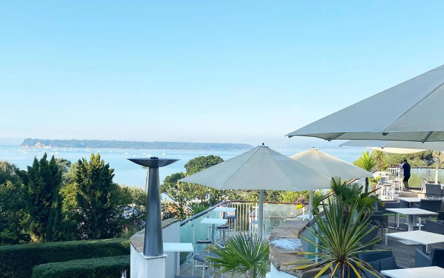 Harbour Heights Hotel
