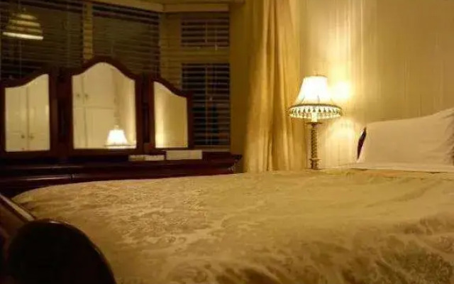 Woodhaven Manor