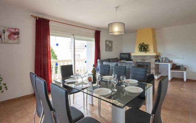 Villa - 4 Bedrooms with Pool and WiFi - 105014