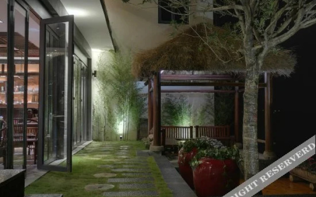 Qilu Sea-view Courtyard Hotel
