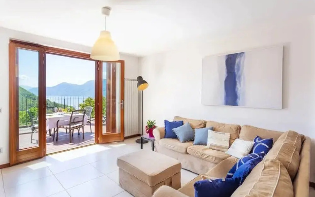 Dumenza Villas