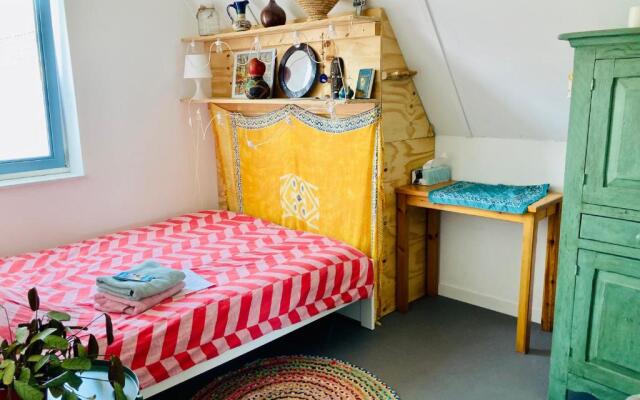 Canal House - Homestay