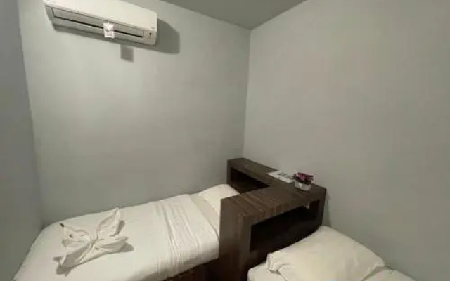 SPOT ON 90367 7 inn Semporna