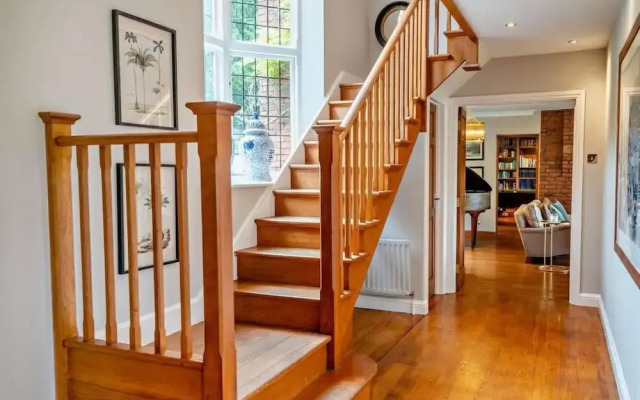 Luxury Riverside Mansion in Marlow