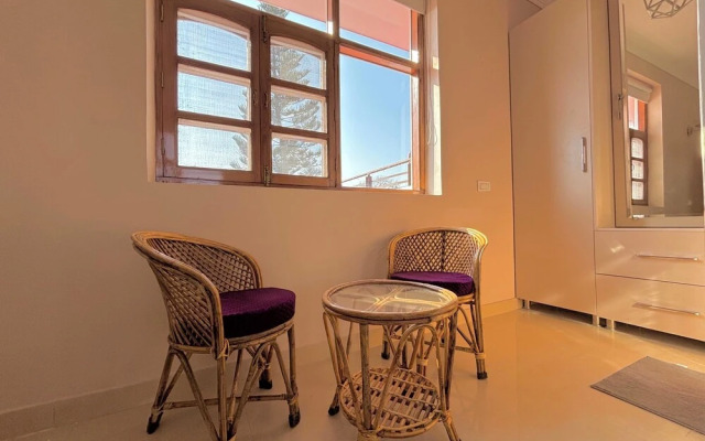 Luxury 4 Bedroom's Independent villa
