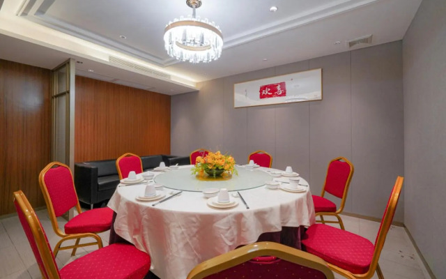 Baiyun City Hotel