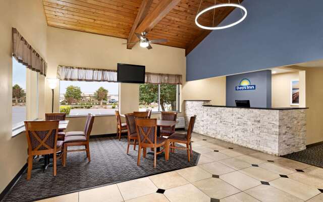 Days Inn by Wyndham Oak Ridge Knoxville
