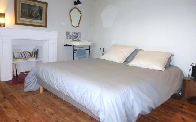 Charming holiday home, 200 m sandy beach, Locquirec