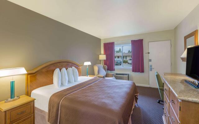 Travelodge by Wyndham Santa Rosa Wine Country