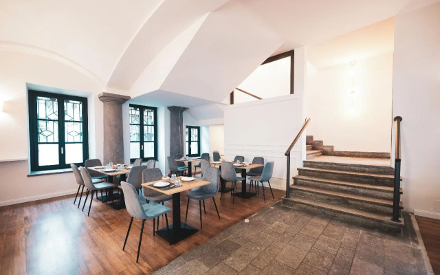Carlo Felice Square Apt
