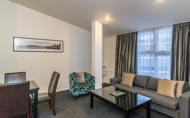 Gilmer Apartment Hotel