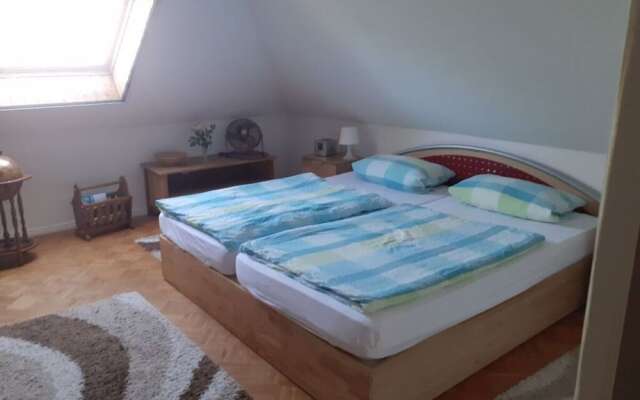 "lake View" Modern Retreat