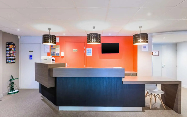 Kyriad Lille - Mons En Baroeul