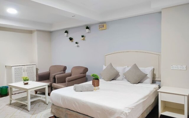 Star Regency by Plush