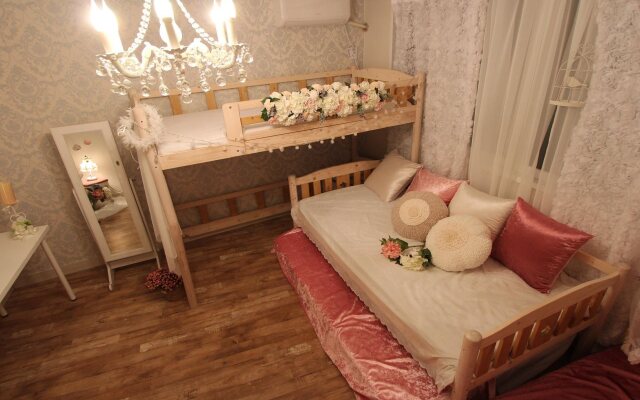 Unni House