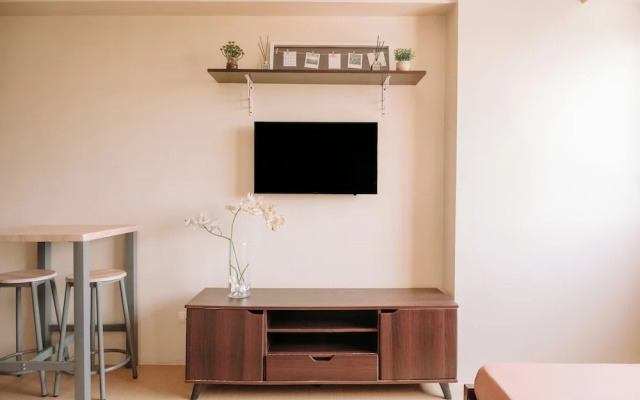 A Dreamy Escape for Three