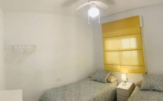 Amplio apartamento junto al mar