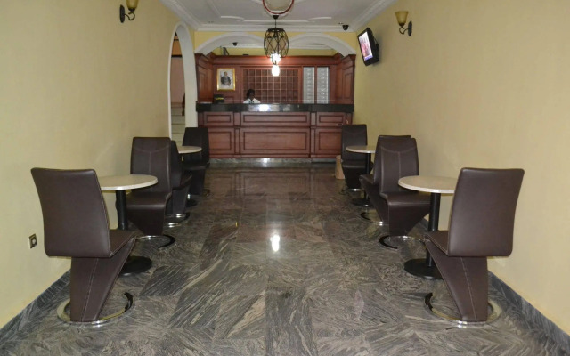 Le Best Hotel
