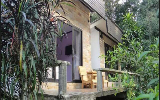 Wave-F Homestay