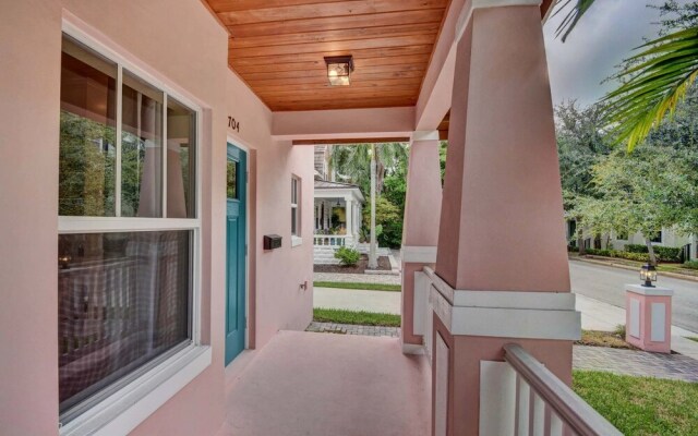 Grandview Heights Vacation Homes – Pink House