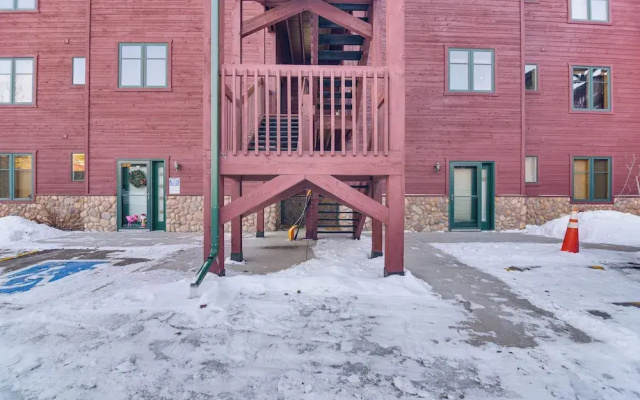 Patio & Mountain Views: Central Grand Lake Condo!