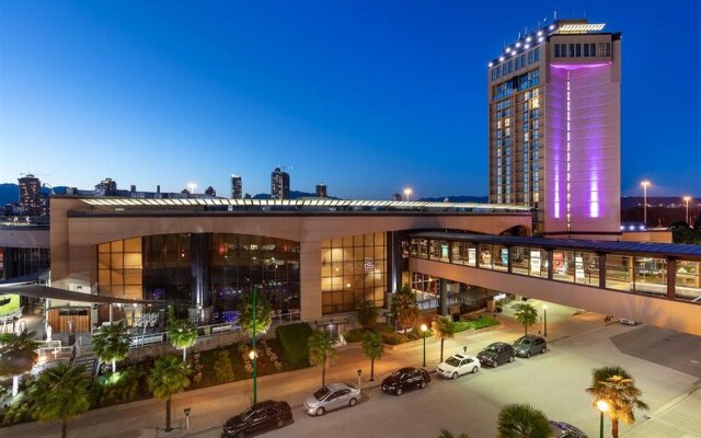 Delta Hotels by Marriott Burnaby Conference Centre
