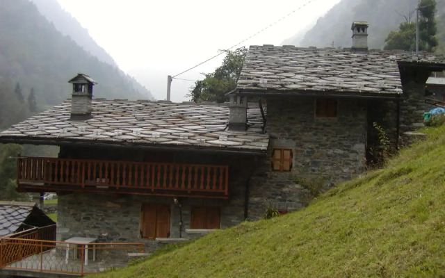 Baita Pialemont I piano