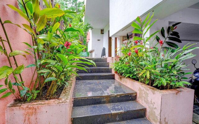 Fabhotel Vardhan House