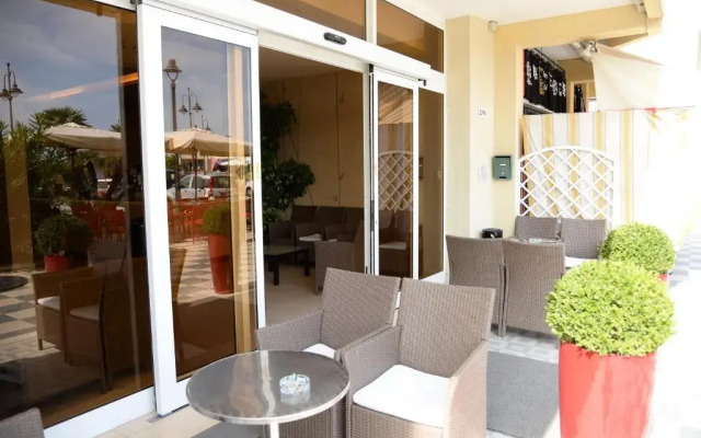 Cosmopol Hotel