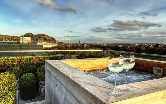 Quartermile Luxe at The Meadows